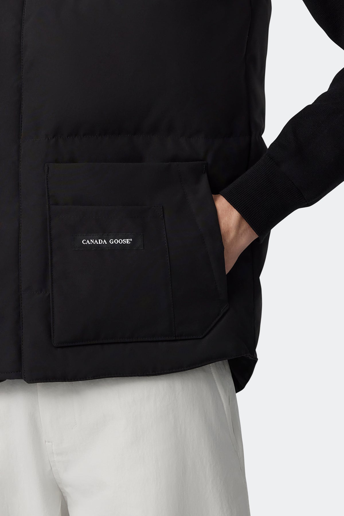 Freestyle Crew Vest - Black 61 - on_detail_01