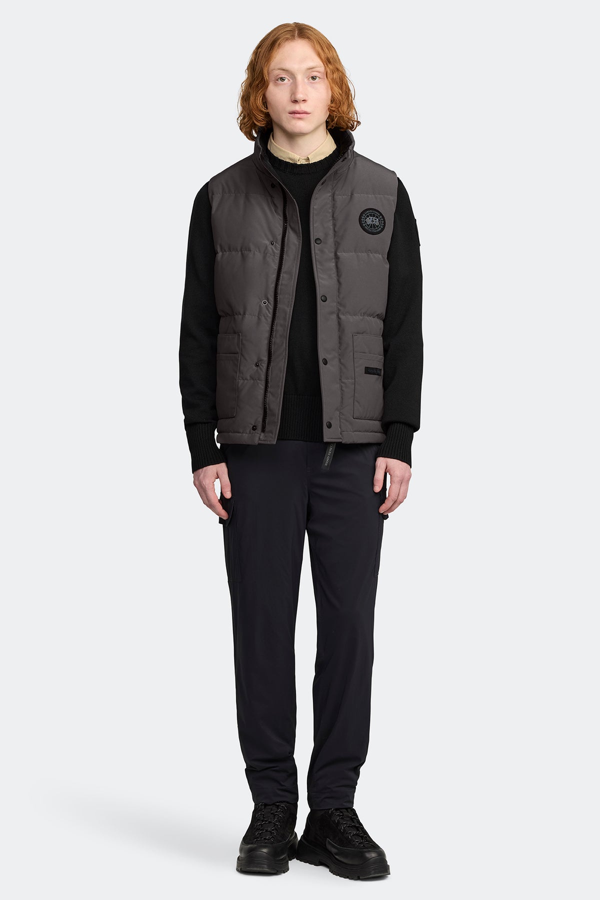 Freestyle Crew Vest Black Disc - Coastal Grey 811 - on_full_body_01