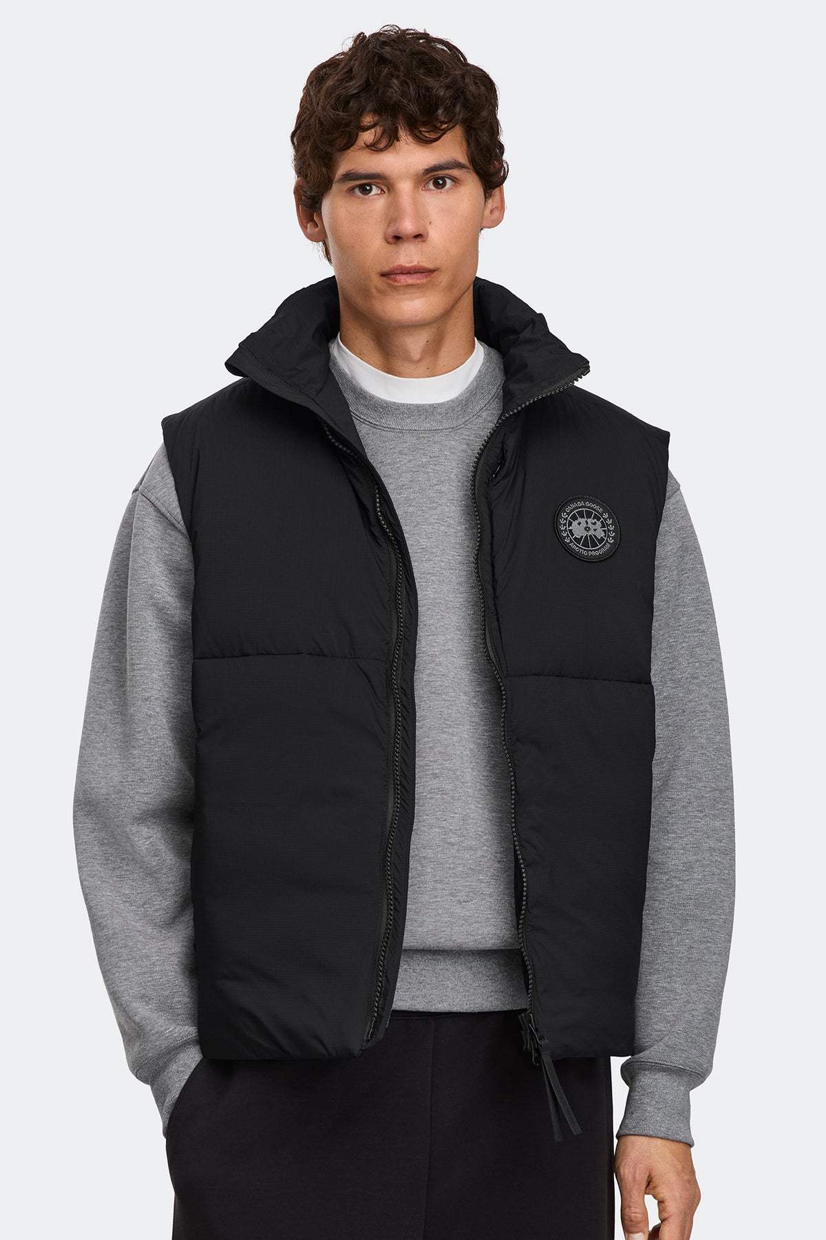 Lodge Vest Black Disc - Black 9061 - on_front_01