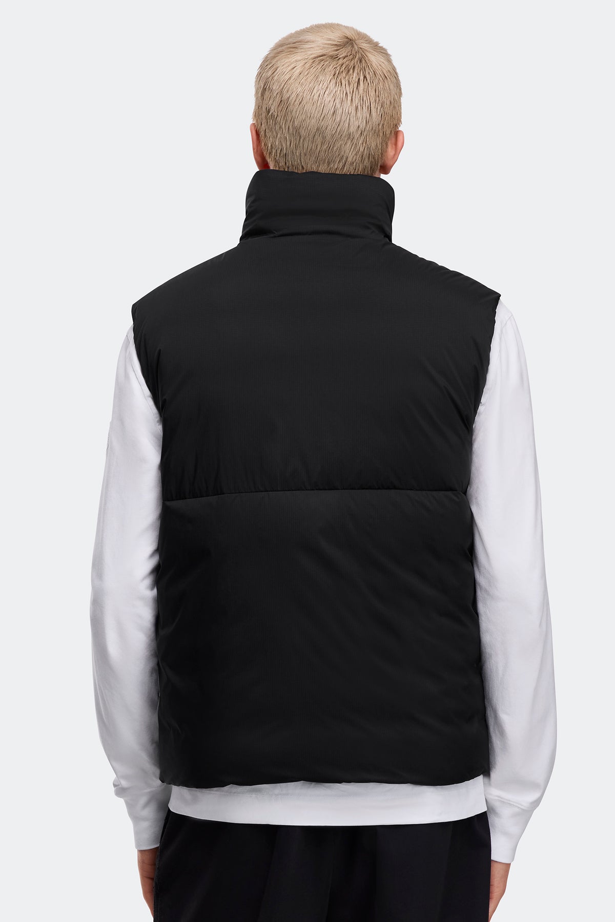 Lodge Vest - Black 9061 - on_back_01