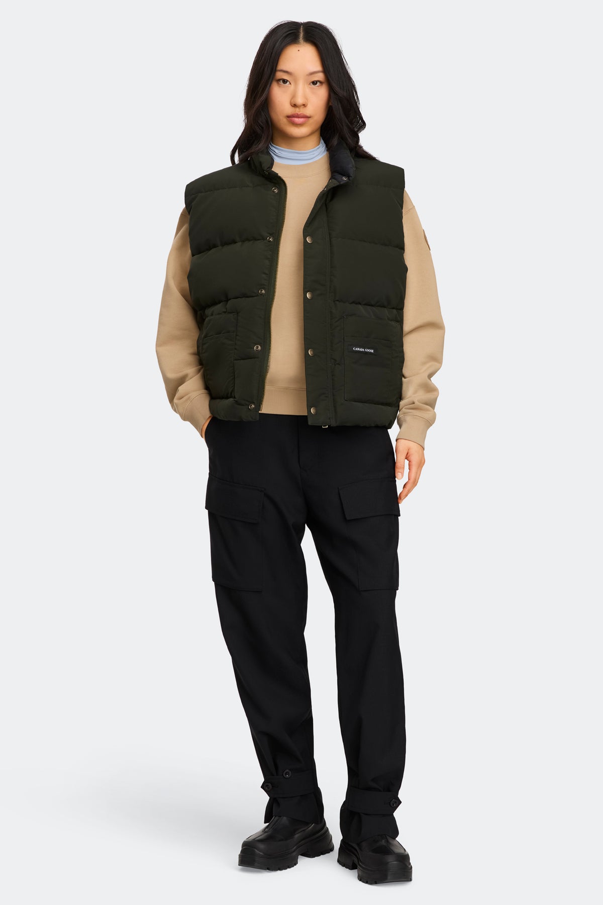Ledger Vest - Moss Khaki 9260 - on_full_body_01