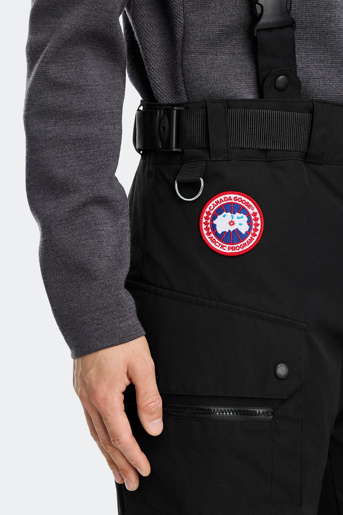 Tundra Cargo Pant - Black 9061 - on_detail_01