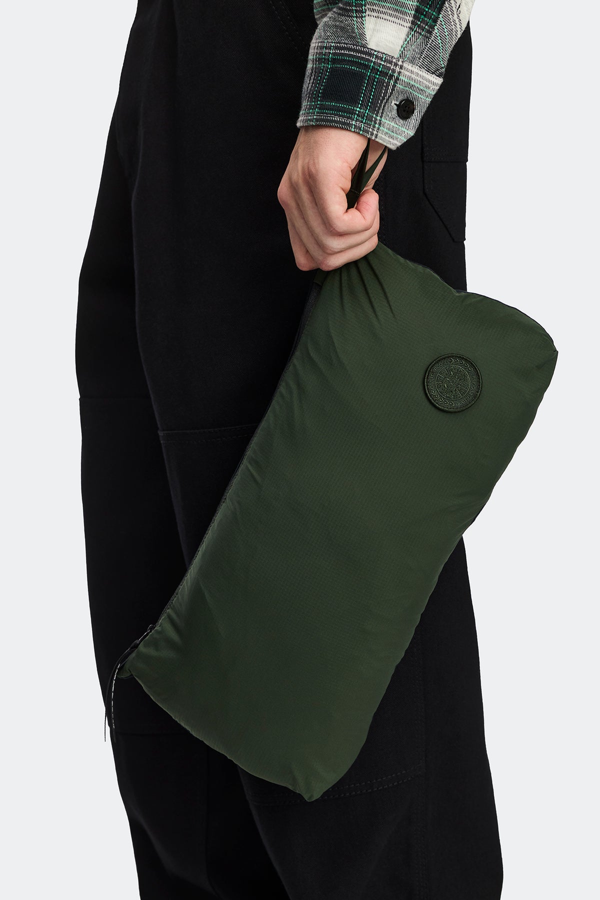 Lodge Hoodie Tonal Disc - Rowan Green 9125 - on_detail_01