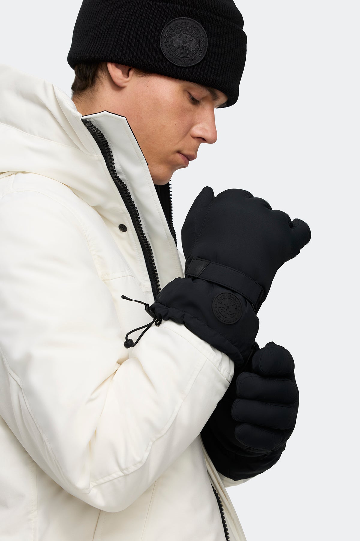 Fundamental Glove - Black 61 - on_front_01