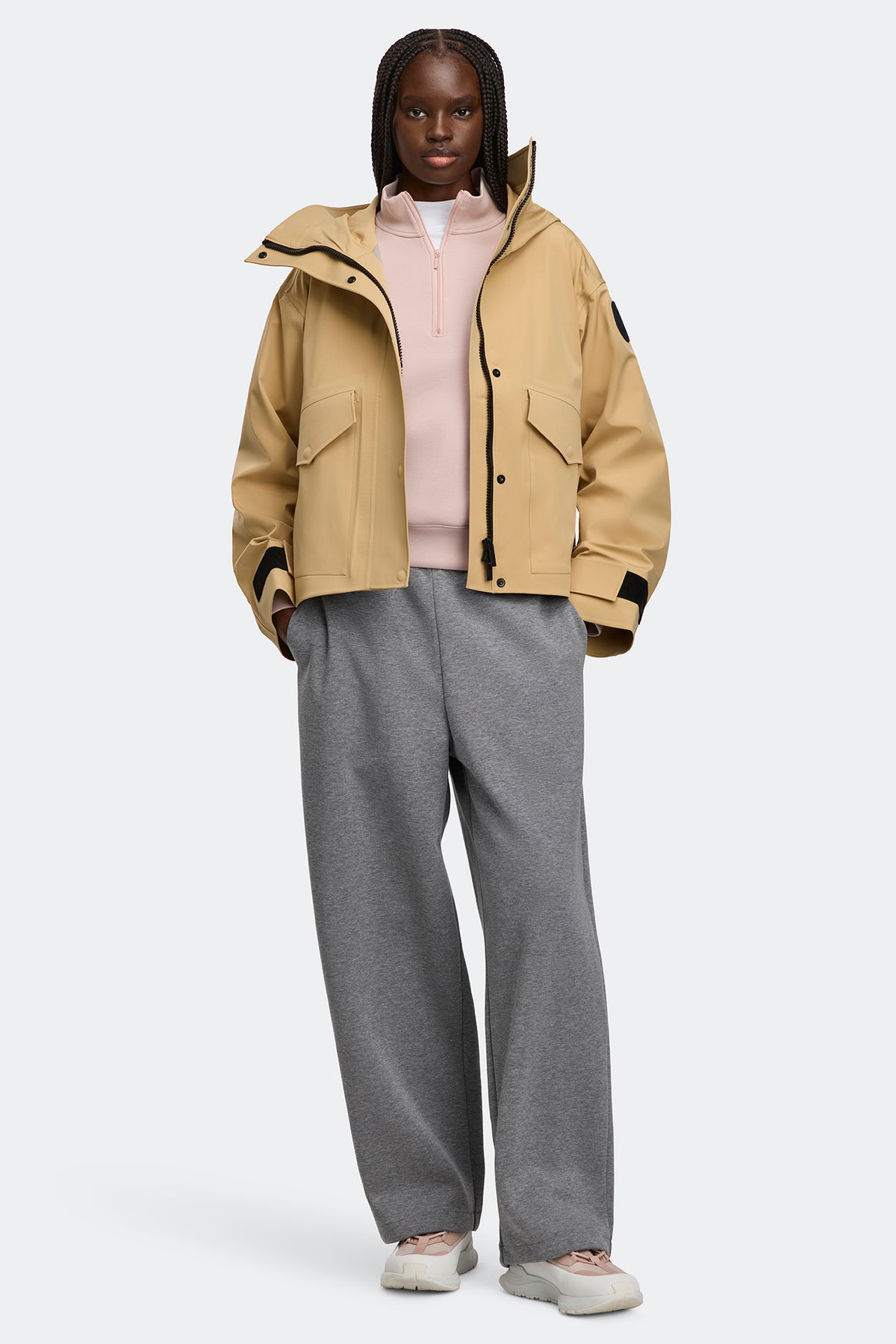 Tofino Rain Jacket Black Disc - Timber Sand 9110 - on_full_body_01