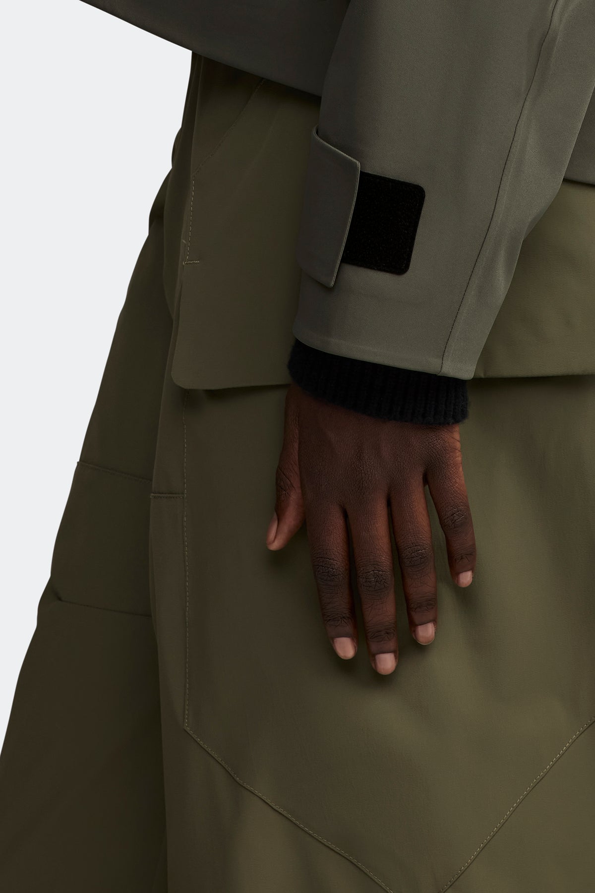Tofino Rain Jacket Black Disc - Smokey Sage 9319 - on_detail_01