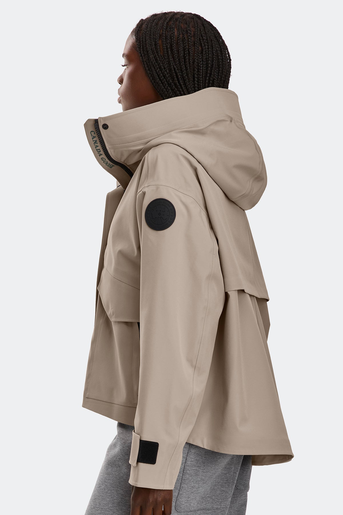 Tofino Rain Jacket Black Disc - Limestone 9432 - on_back_01