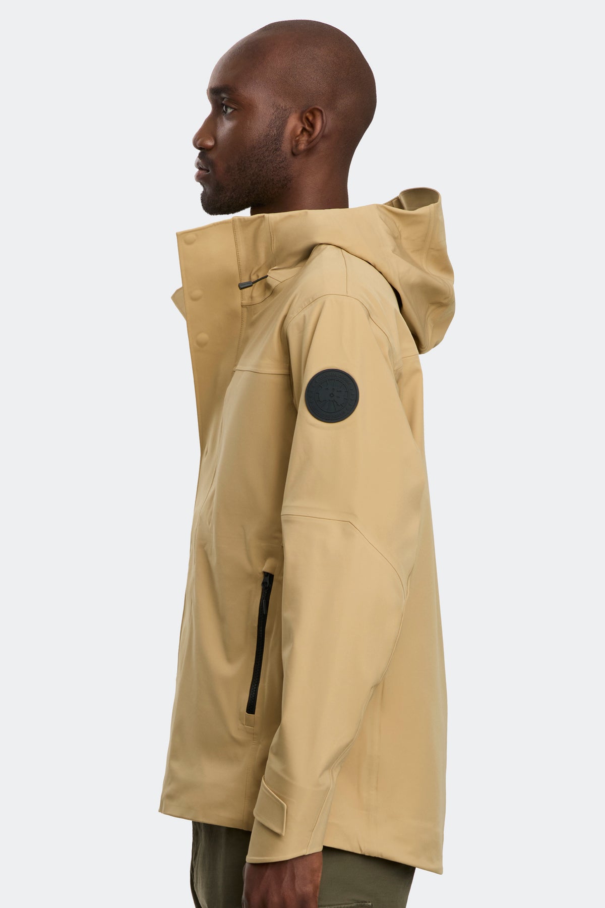 Rupert Rain Jacket Black Disc - Timber Sand 9110 - on_side_01