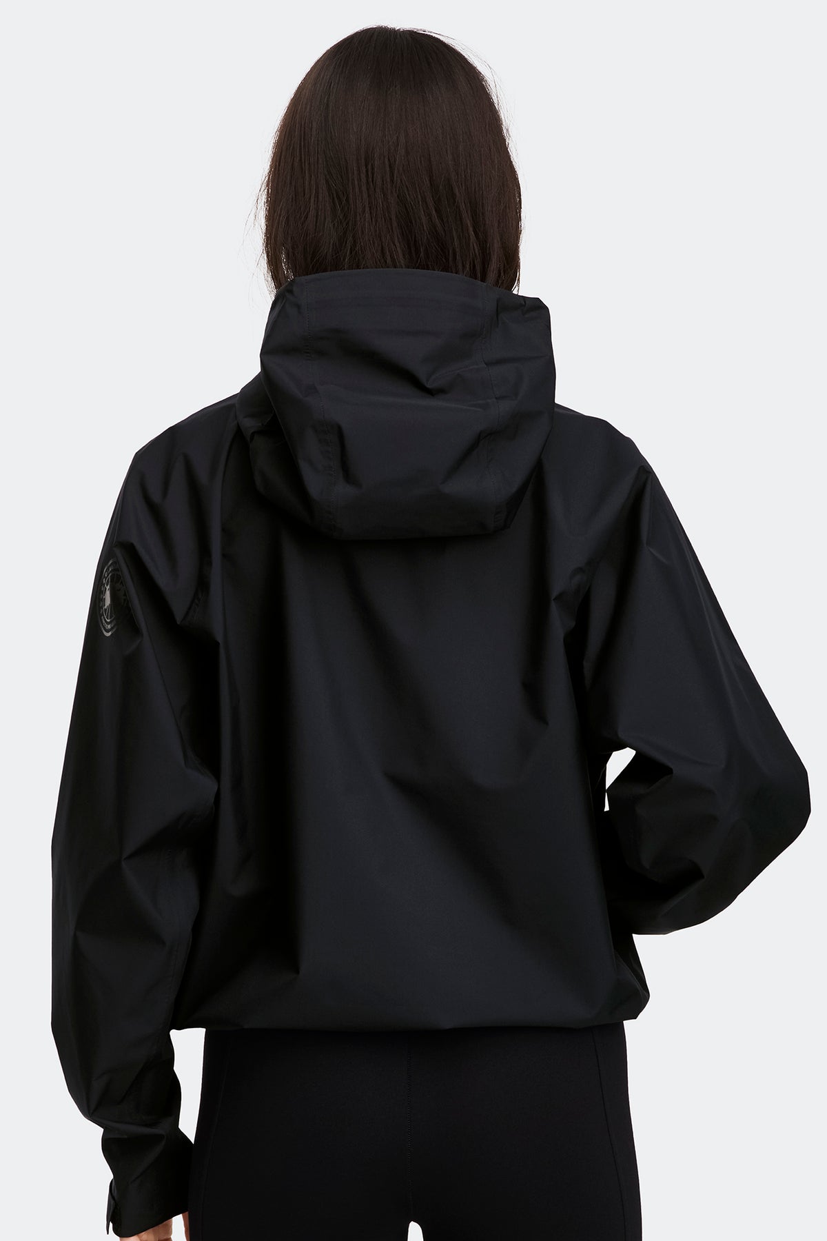 Horizon Rain Jacket - Black 9061 - on_back_01