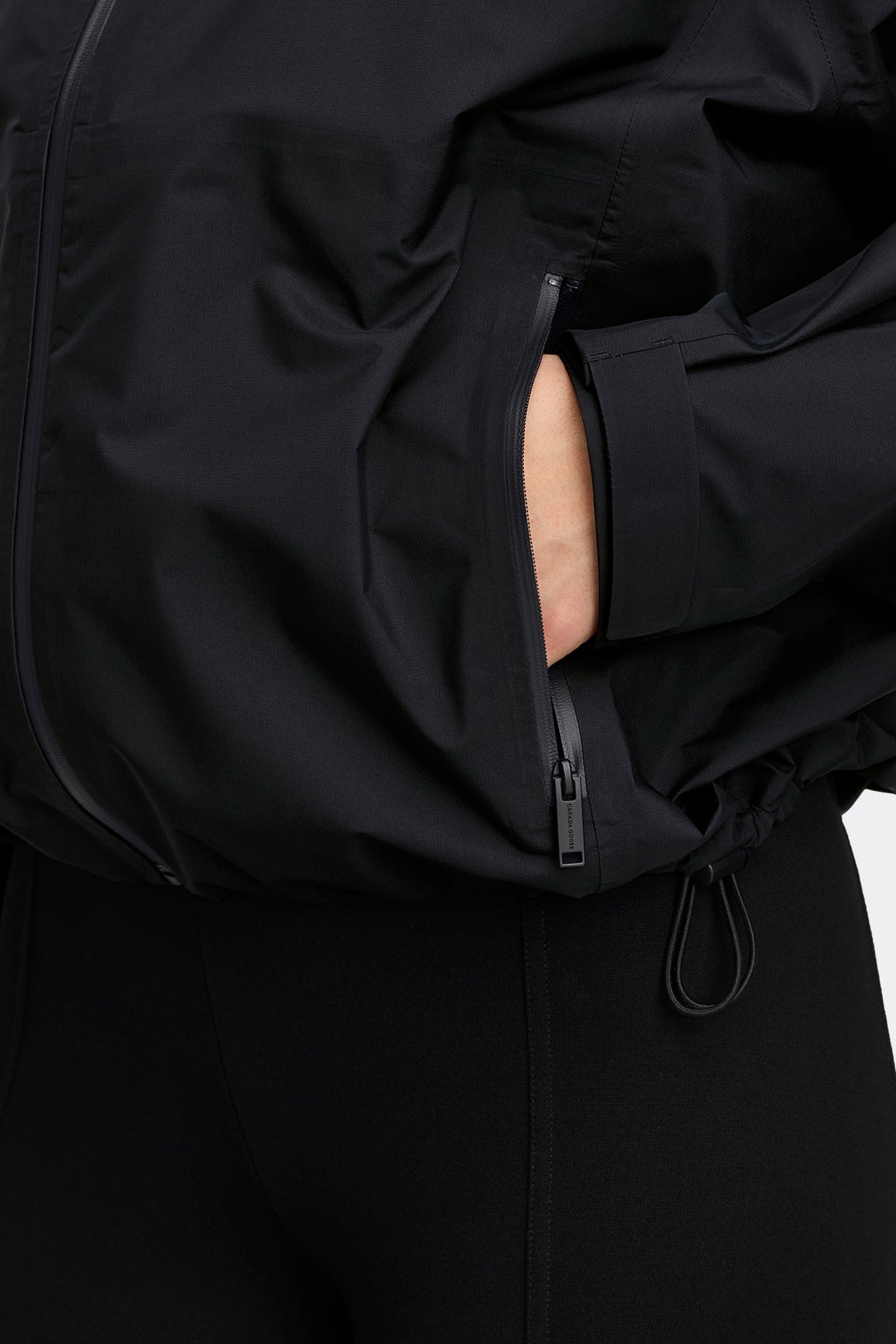 Horizon Rain Jacket - Black 9061 - on_detail_01