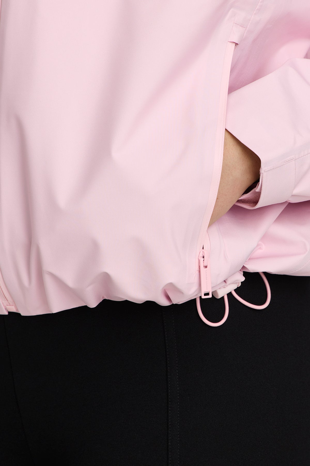 Horizon Rain Jacket - Bloom Pink 9846 - on_detail_01
