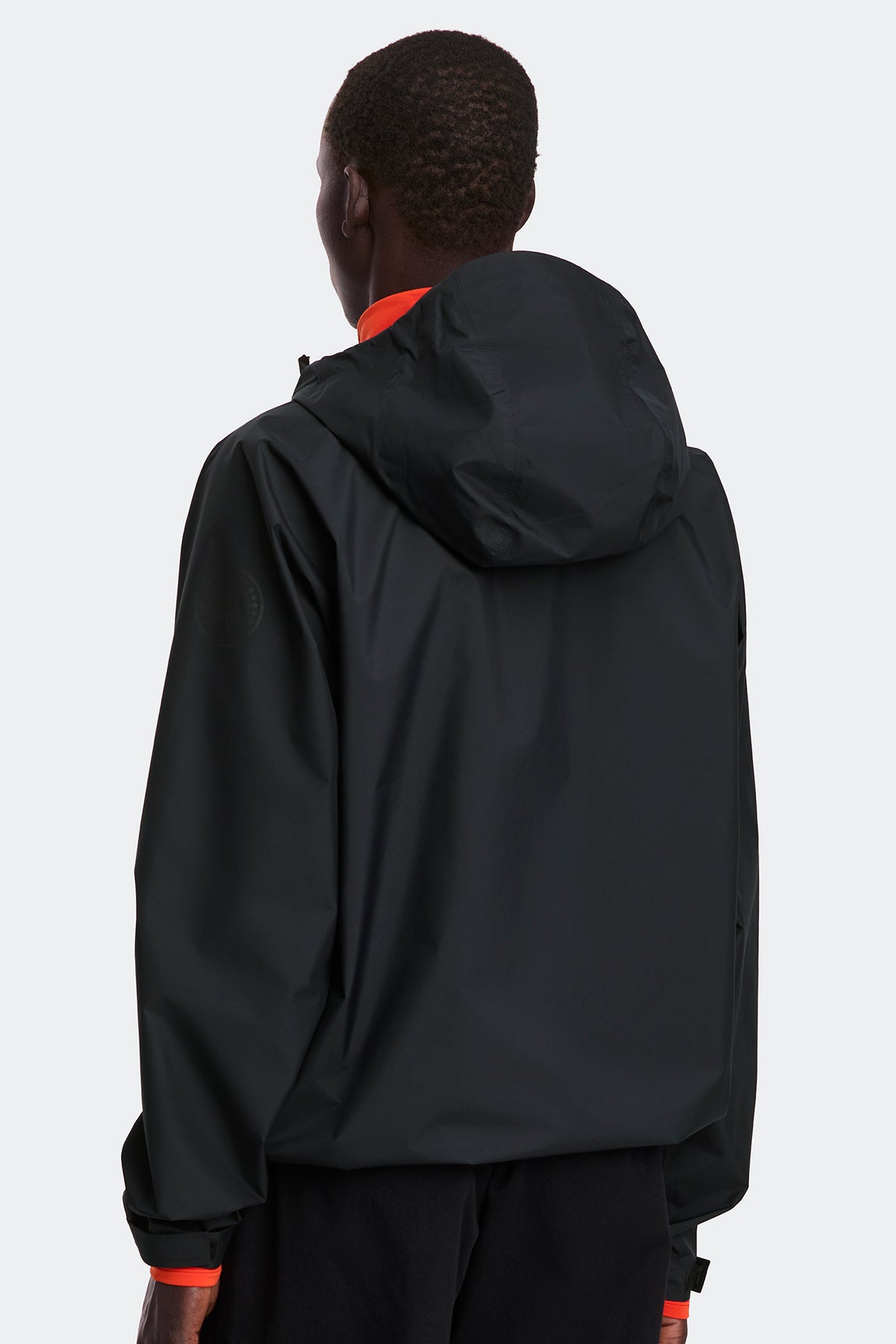 Horizon Rain Jacket - Black 9061 - on_back_01