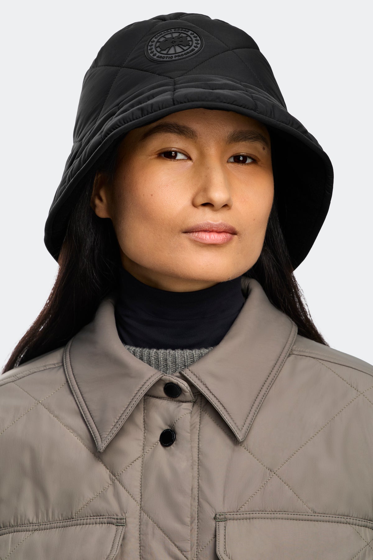 Puffer Reversible Bucket Hat - Black 61 - on_front_02