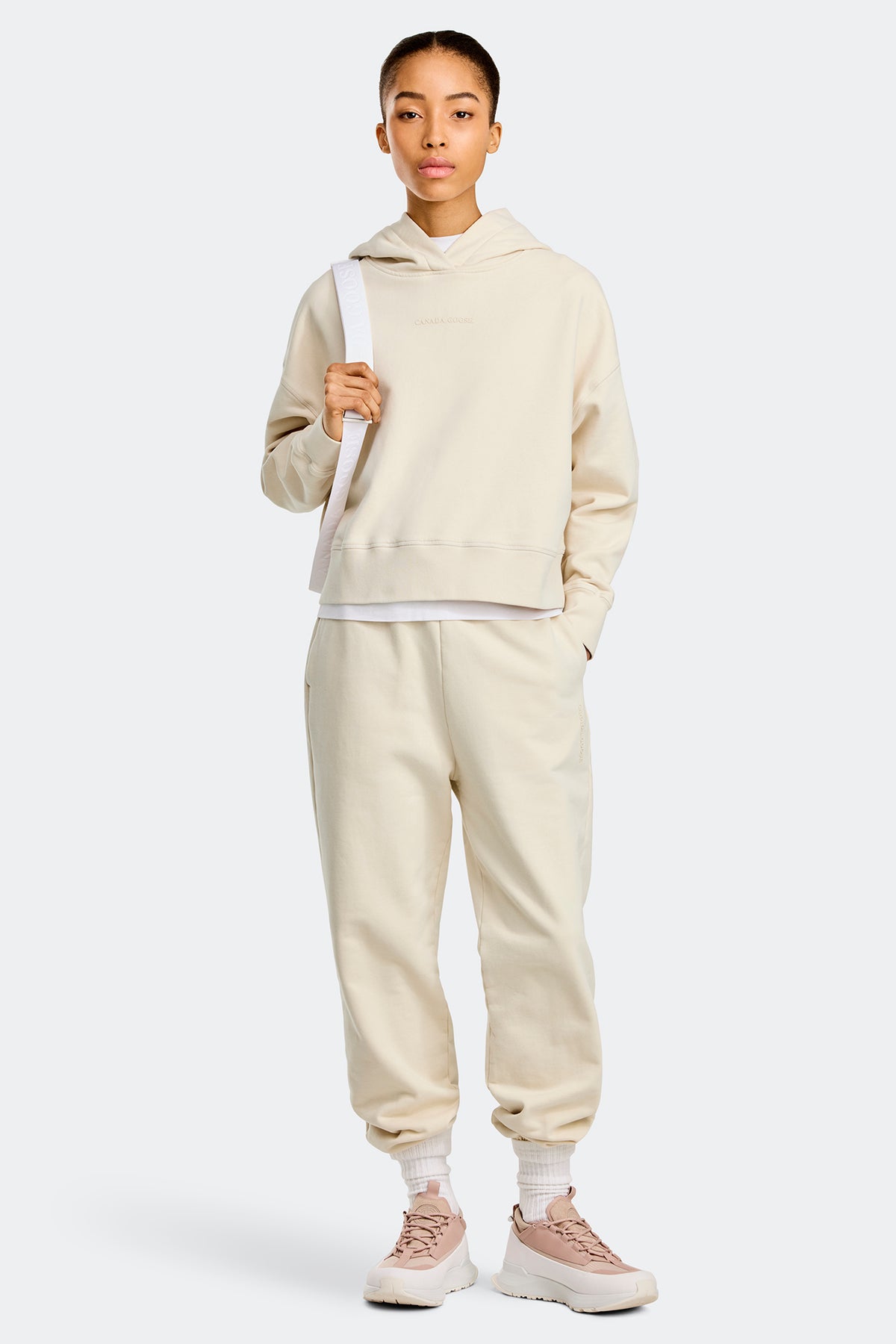 Muskoka Relaxed Hoodie - Linen 1621 - on_full_body_01