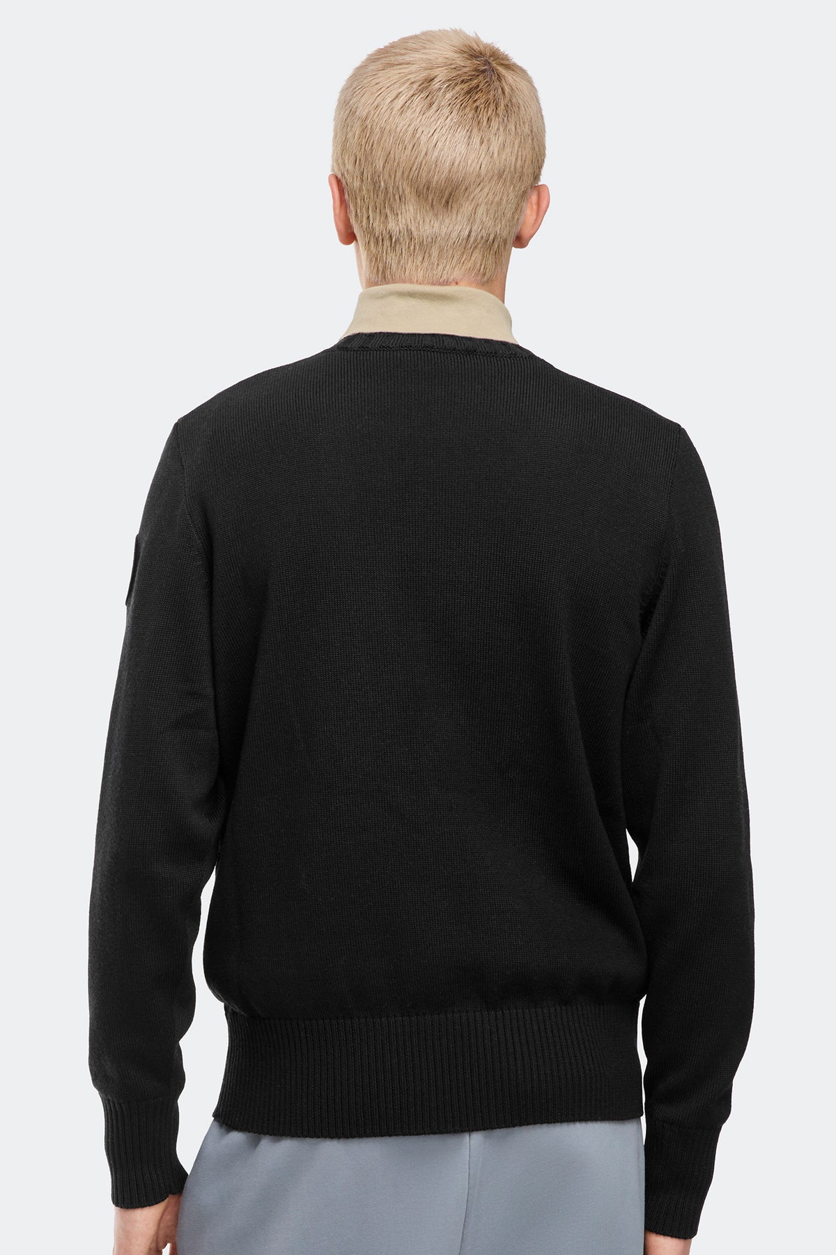 Rosseau Sweater - Black 61 - on_back_01