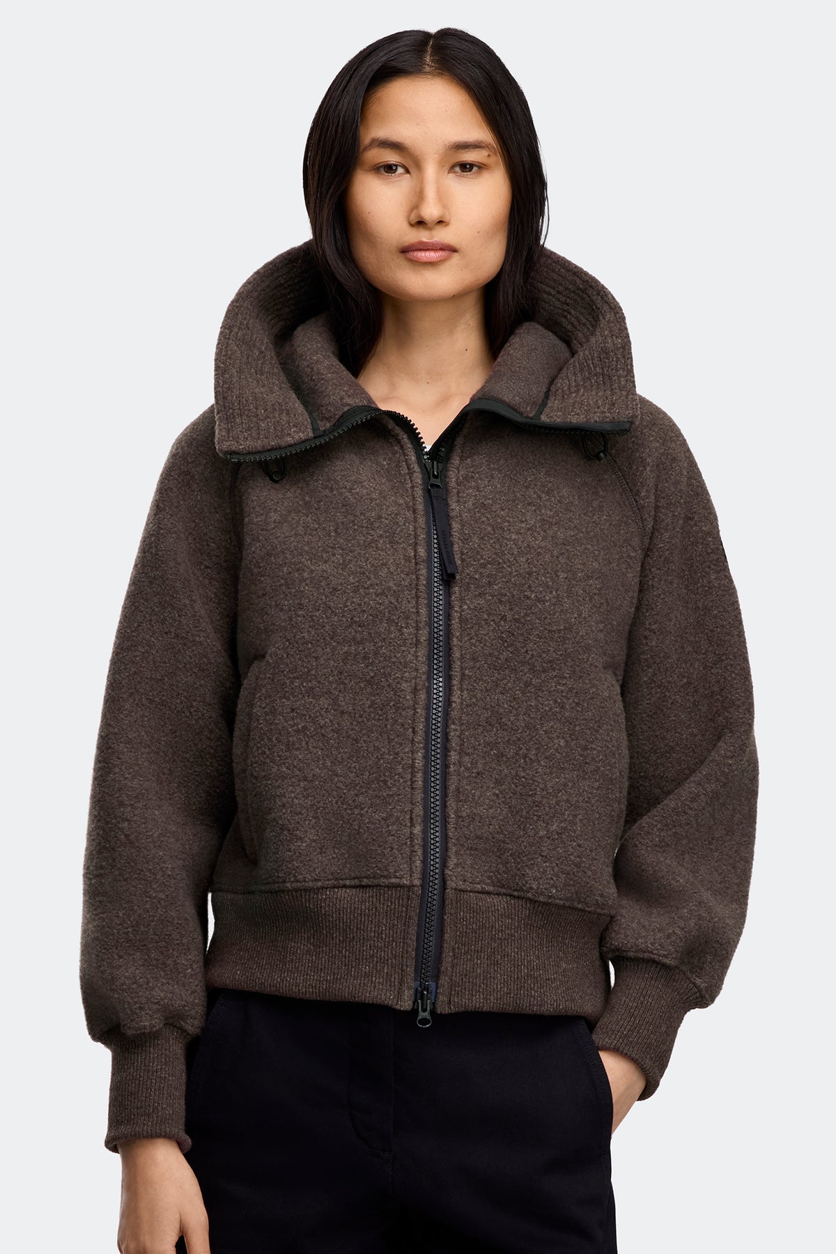 Chilliwack Fleece Bomber Black Disc - Taupe Grey 9394 - on_front_closed_01