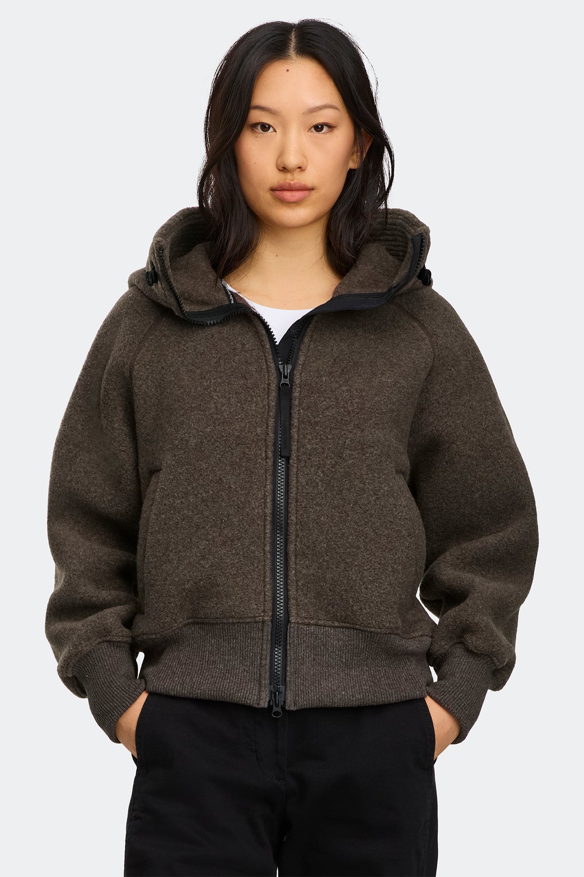 Chilliwack Fleece Bomber Black Disc - Terra 9842 - on_front_closed_01
