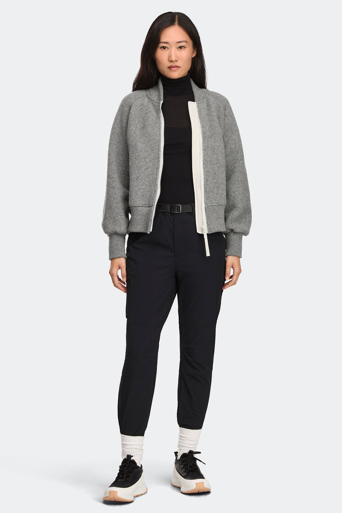 Sierra Fleece Bomber White Disc - Greige 9099 - on_full_body_01