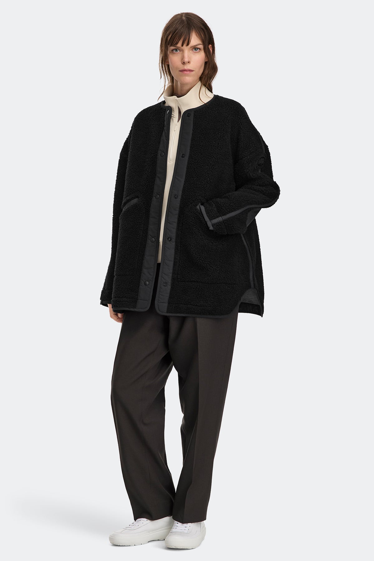 Simcoe Fleece Liner - Black 9061 - on_full_body_01