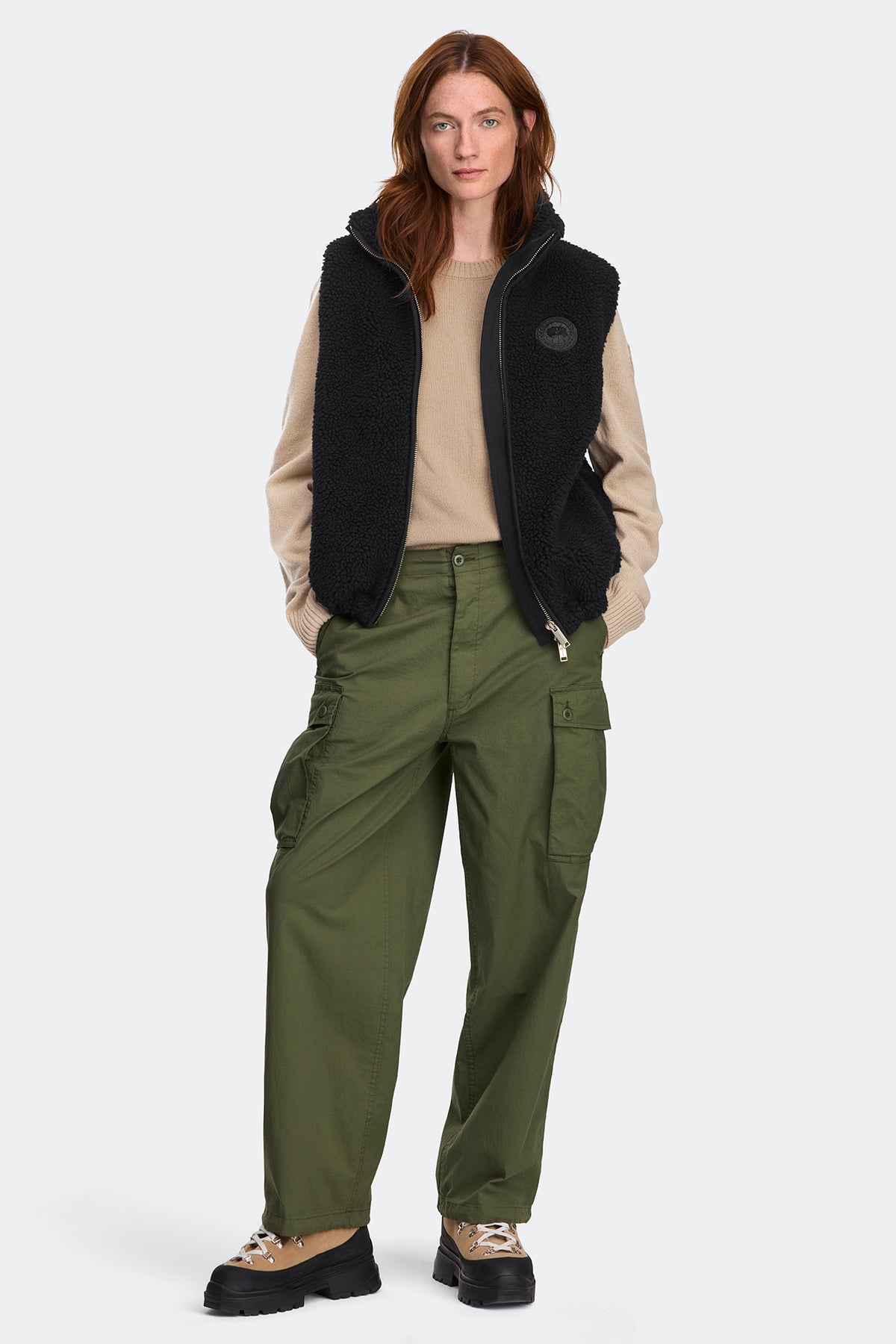 Soren Fleece Vest - Black 9061 - on_full_body_01