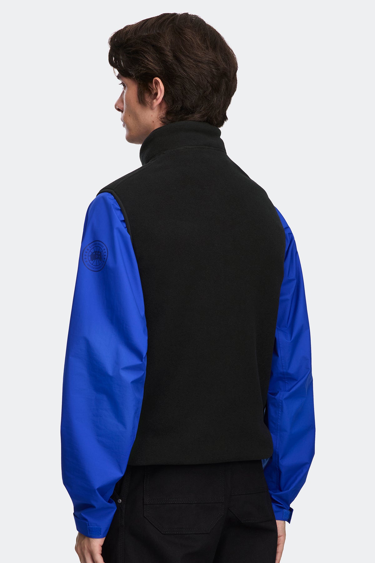 Loma Fleece Vest - Black 9061 - on_back_01