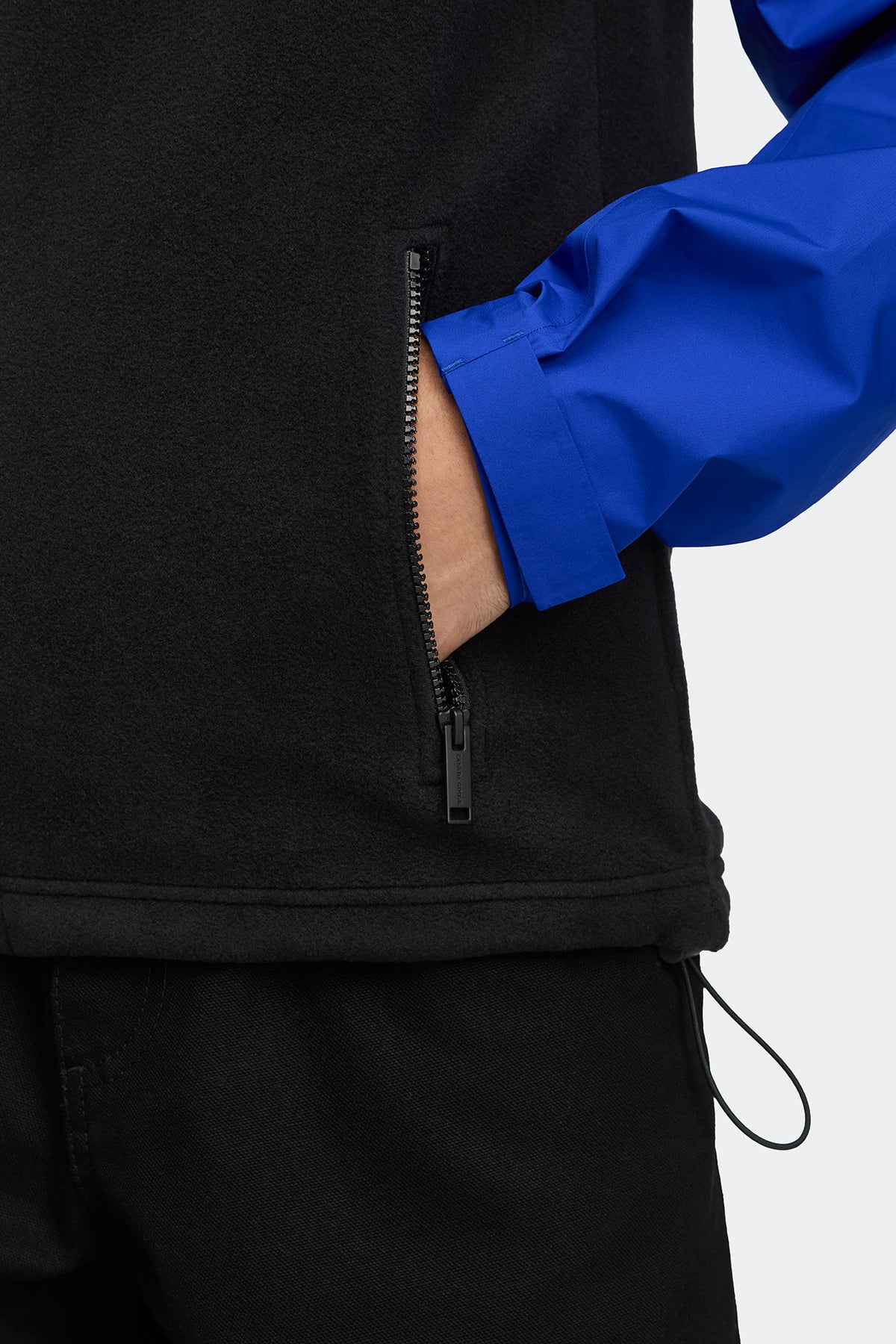 Loma Fleece Vest - Black 9061 - on_detail_01