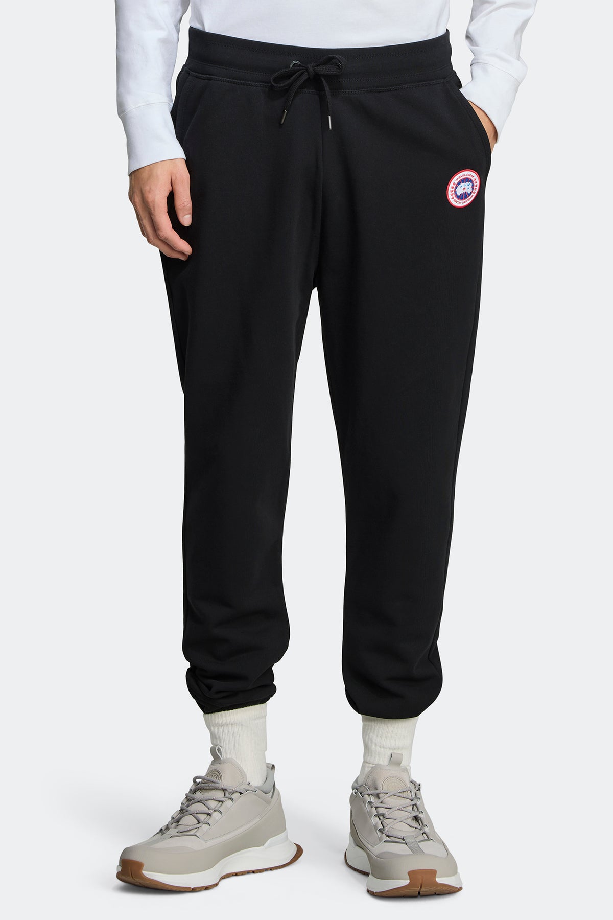 Huron Jogger - Black 61 - on_full_body_01