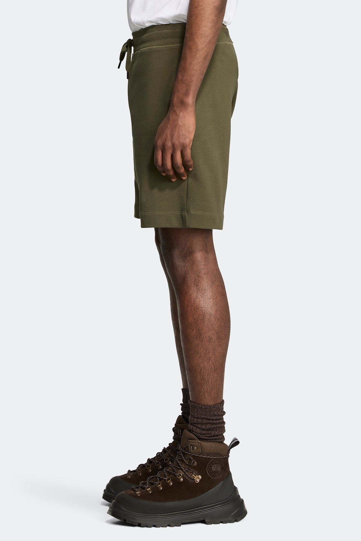 Huron Short - Military Green 49 - on_side_01