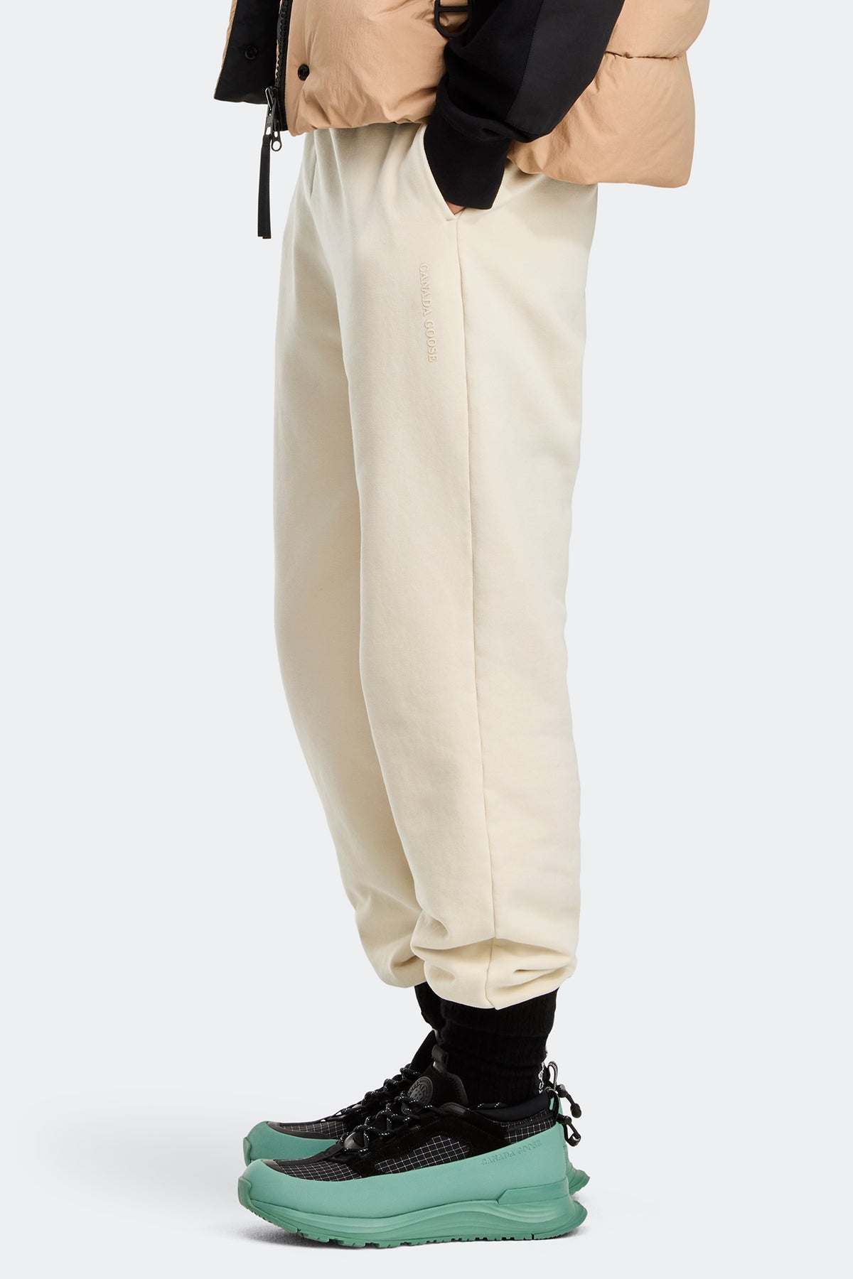 Muskoka Relaxed Jogger - Linen 1621 - on_side_01