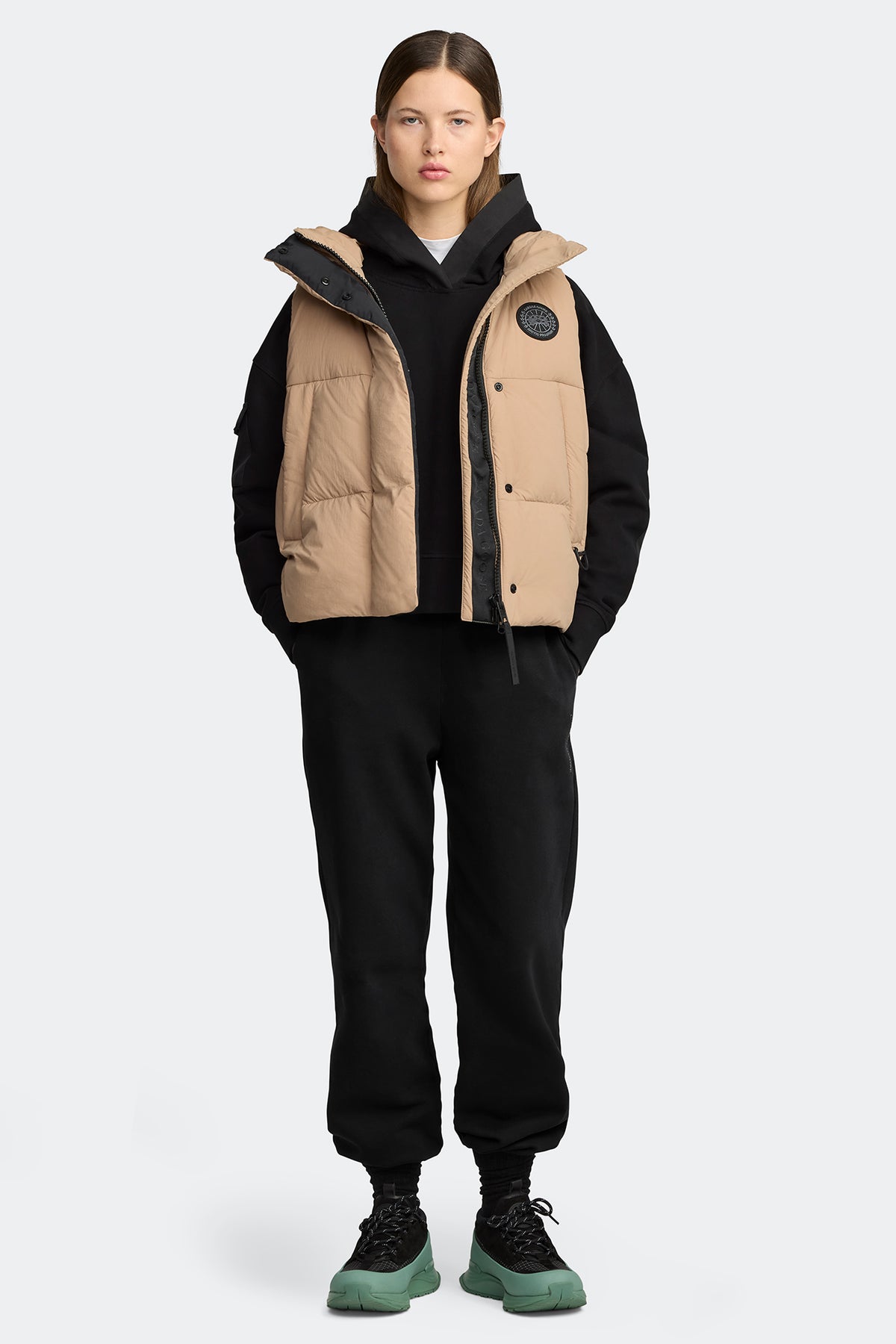 Muskoka Relaxed Jogger - Black 61 - on_full_body_01