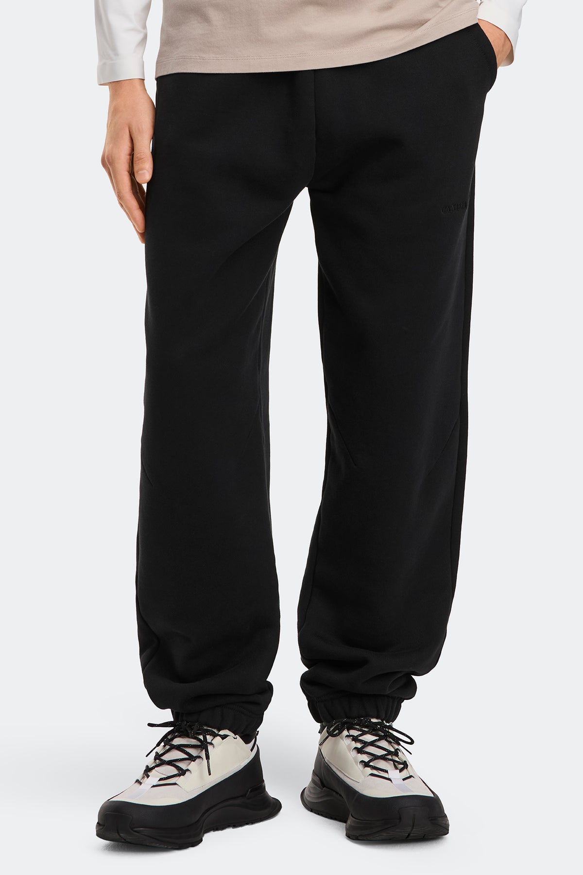 Tobermory Heavyweight Jogger - Black 61 - on_front_01