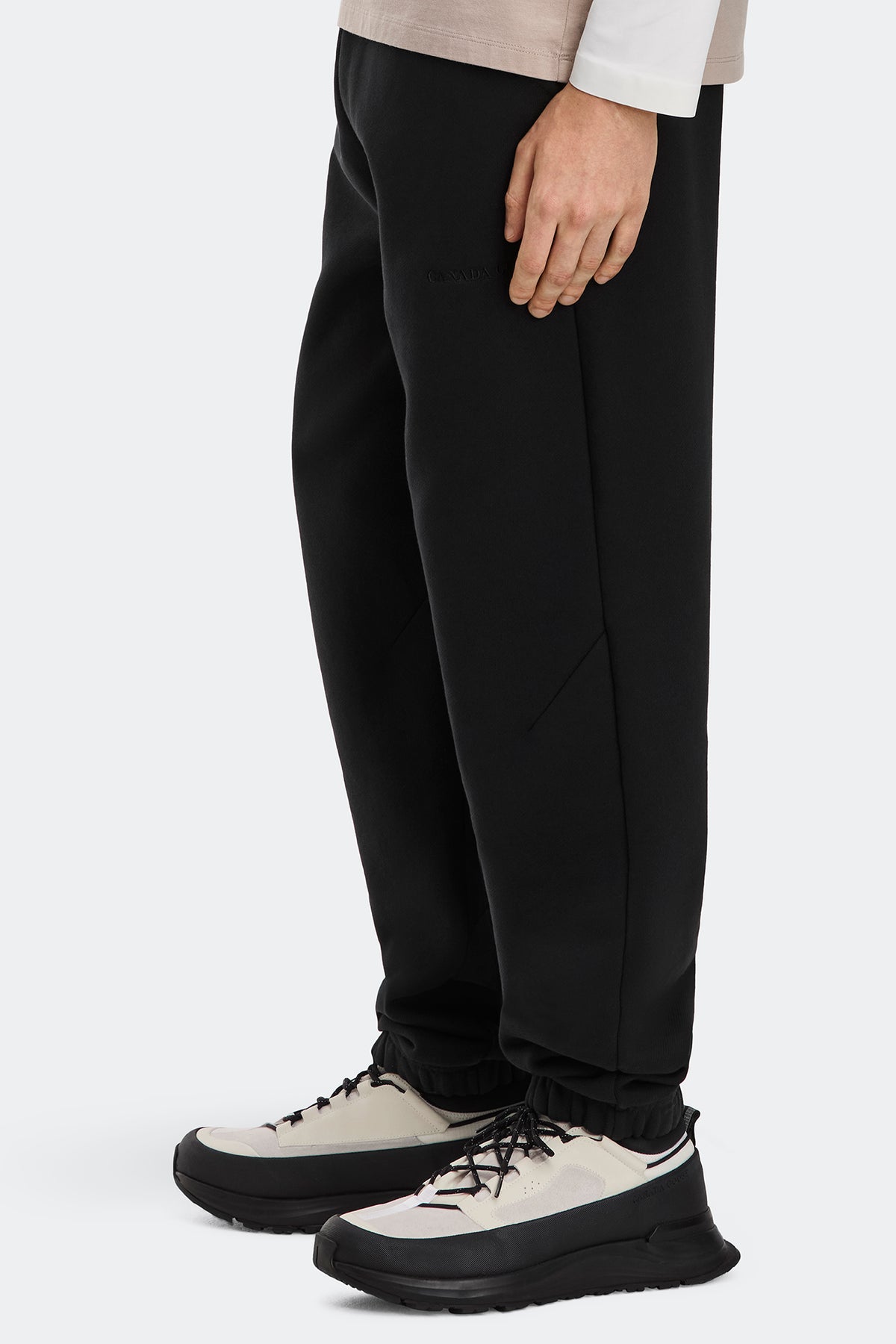 Tobermory Heavyweight Jogger - Black 61 - on_side_01