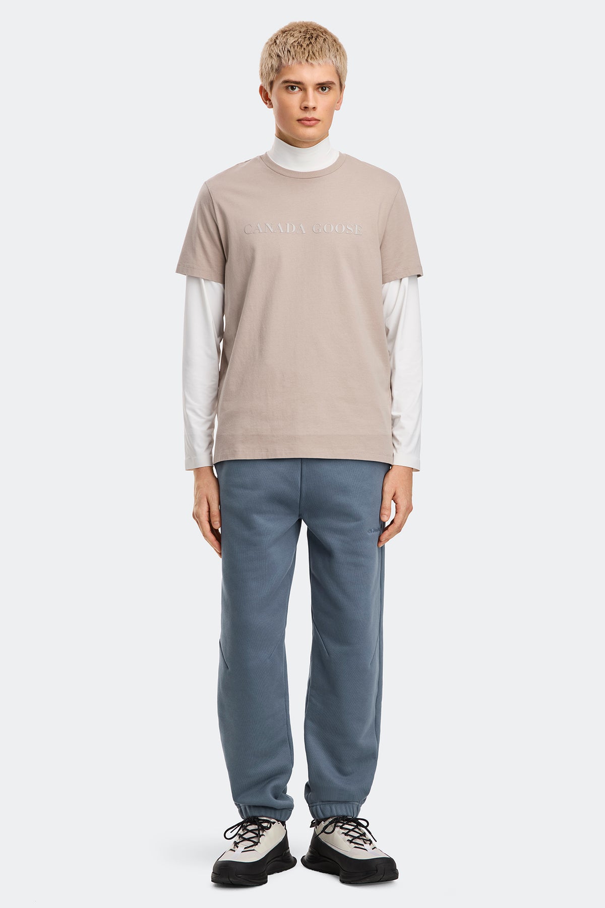 Tobermory Heavyweight Jogger - Ozone Blue 9222 - on_full_body_01