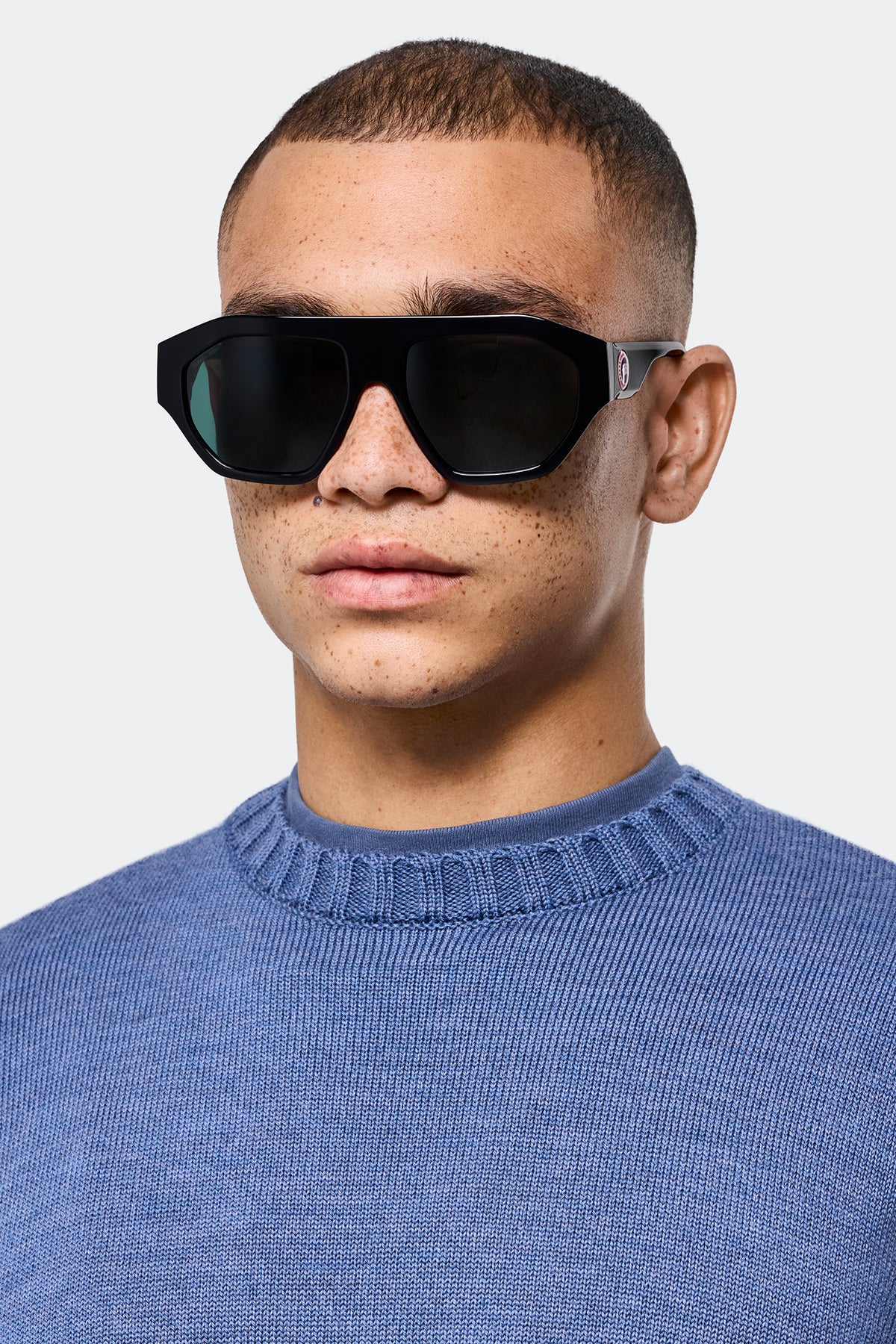 Tekapo Sunglasses - Black/Blue 9800 - on_front_01