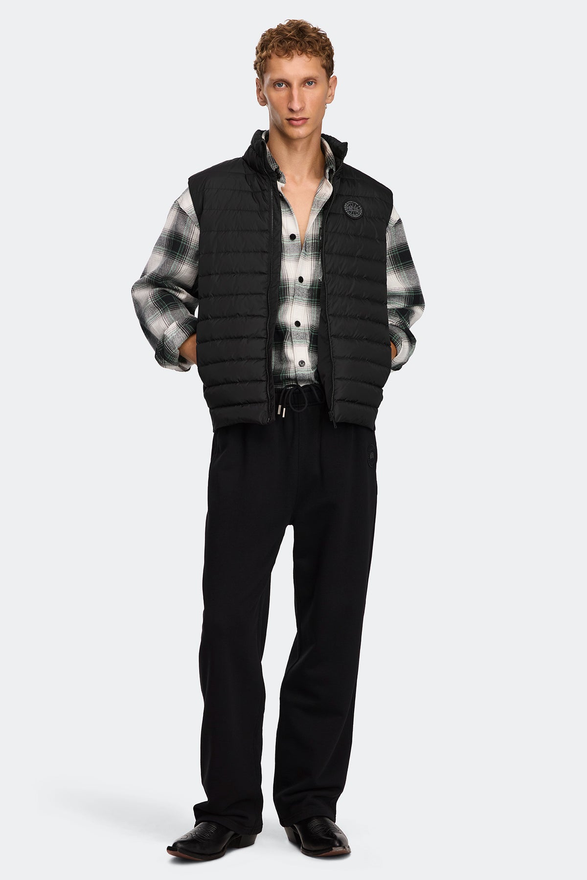 HyBridge® Flavio Vest - Black 9061 - on_full_body_01